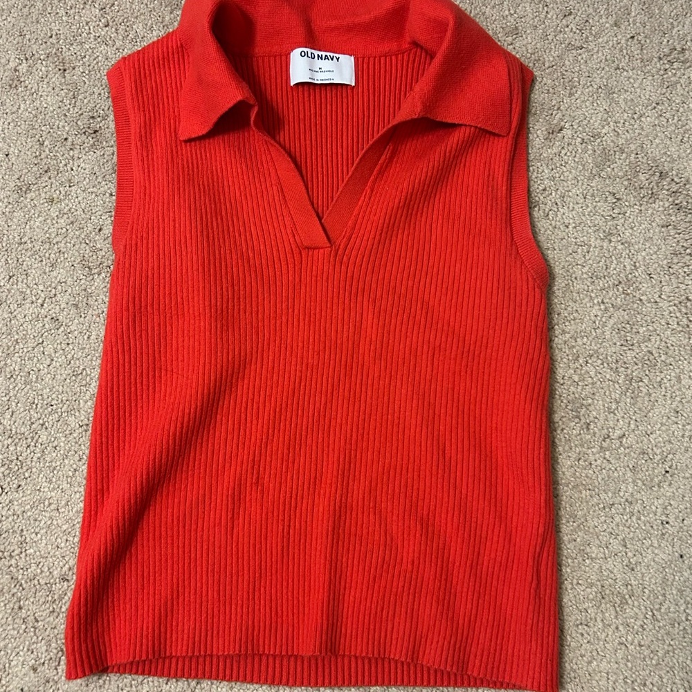 NEVER WORN Old Navy Bright Red Ribbed Collared Sleeveless Top